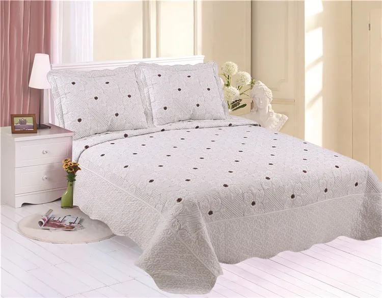 White Quilts Pujiang Embroidery Dropshipping Elegant Bedspread Set China 3pcs Set Bedding Sets Stitchinig Quilt Colcha