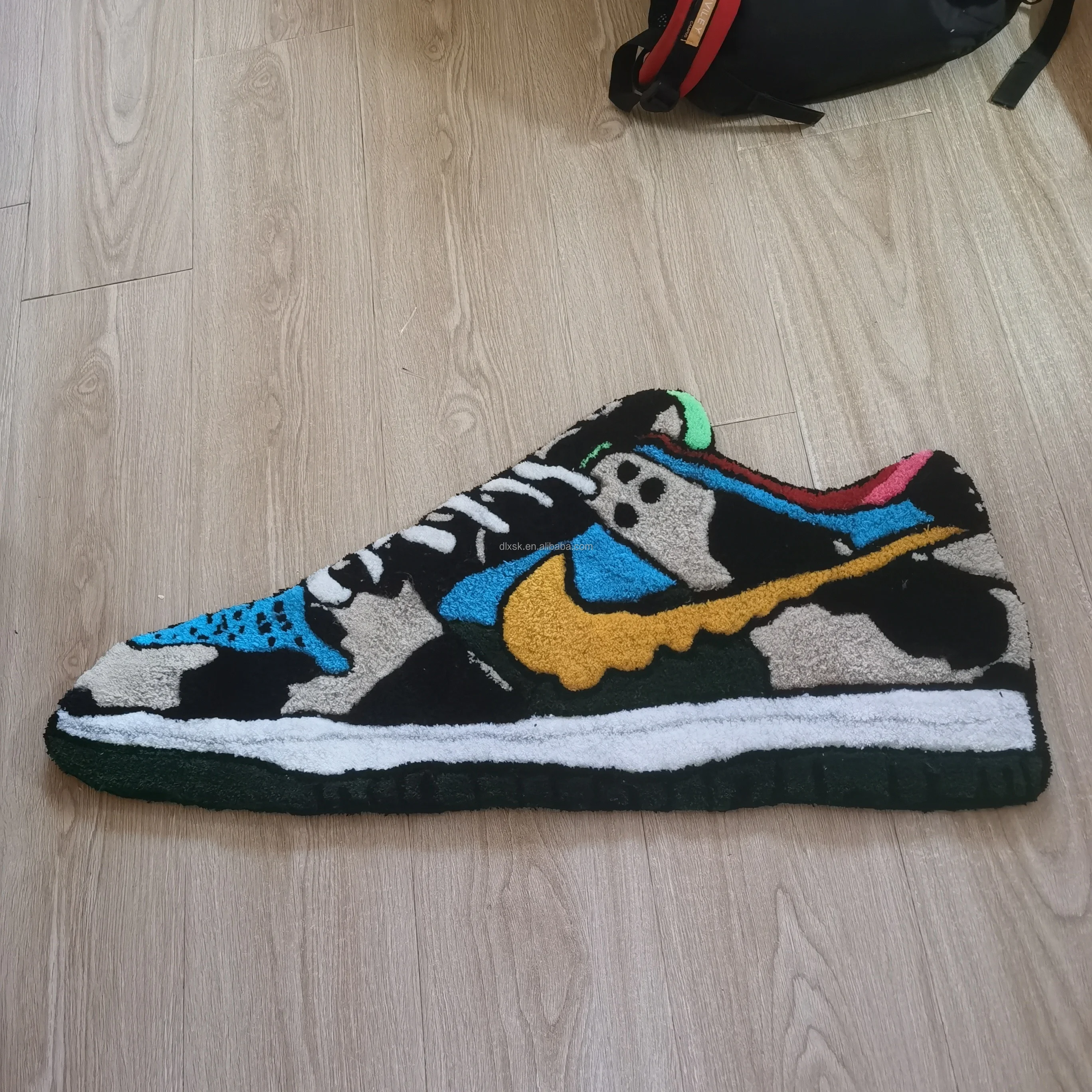 wholesale special design size customized logo anime cartoon rugs drop shipping manufacture acrylic hand made tufted rug carpet