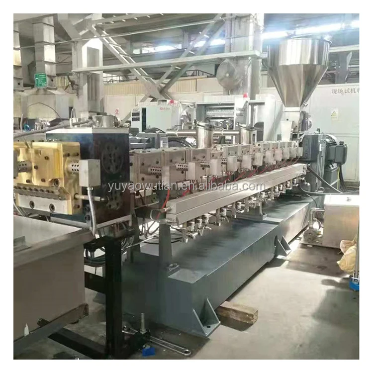 Twin Screw Extruder High Output 3000kg/h Parallel Twin Screw Pelletizing Line Automatic Plastic Recycling Machine