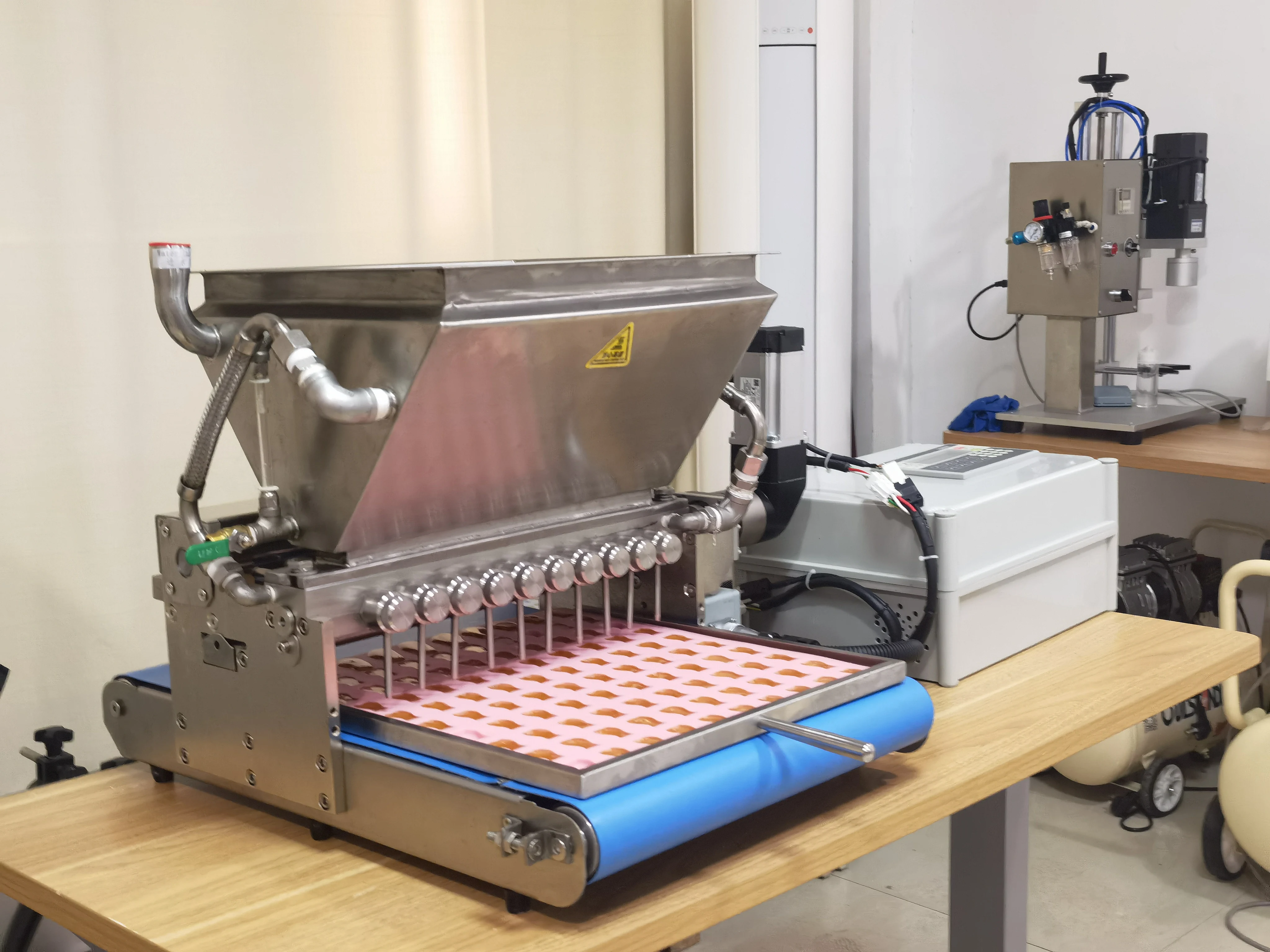 High quality commercial use small customizable counter top gummy bear machine making