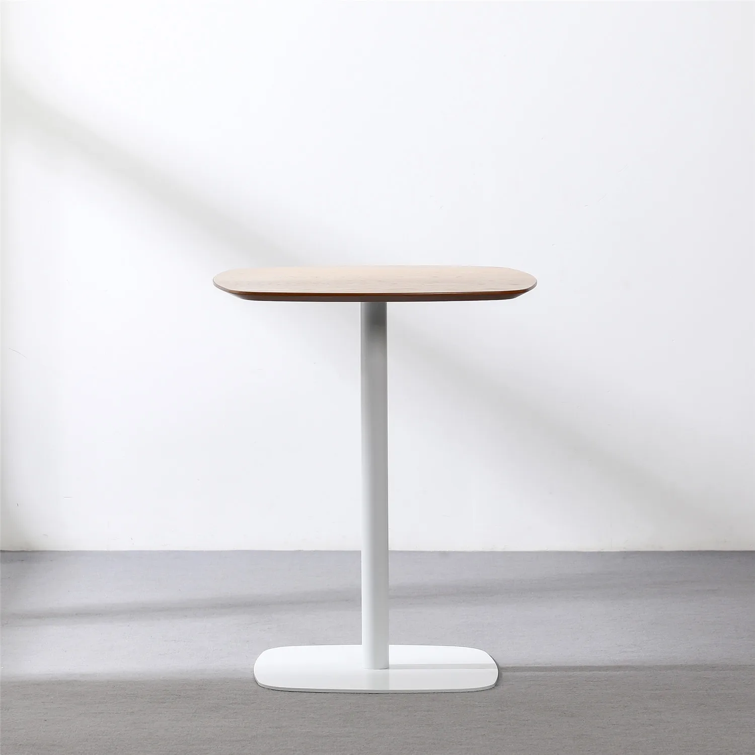 Certified Factory Price Wholesale Modern Oval Cafe Shop Negotiation Round Black Wood Dinner Table for Kitchen Restaurant