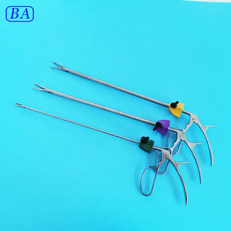 Хирургический аппликатор с металлическим зажимом для открытой и лапароскопической хирургии