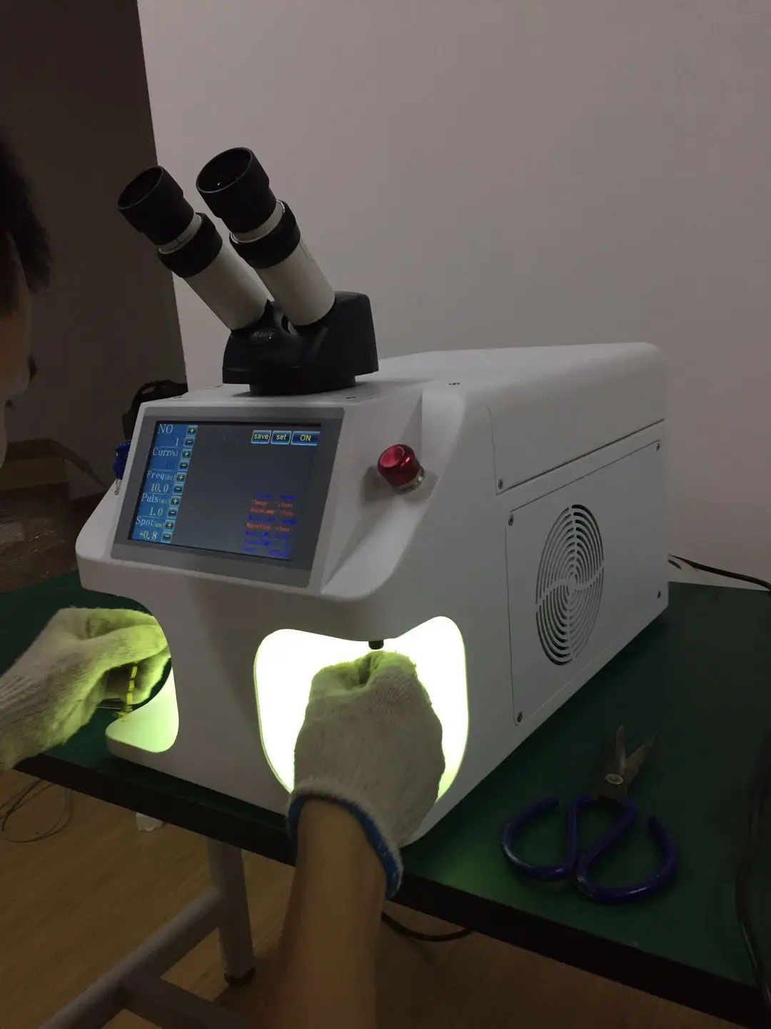 
Portable Laser Welders Stainless Steel Jewelry Silver Gold Laser Spot Welding Machine 