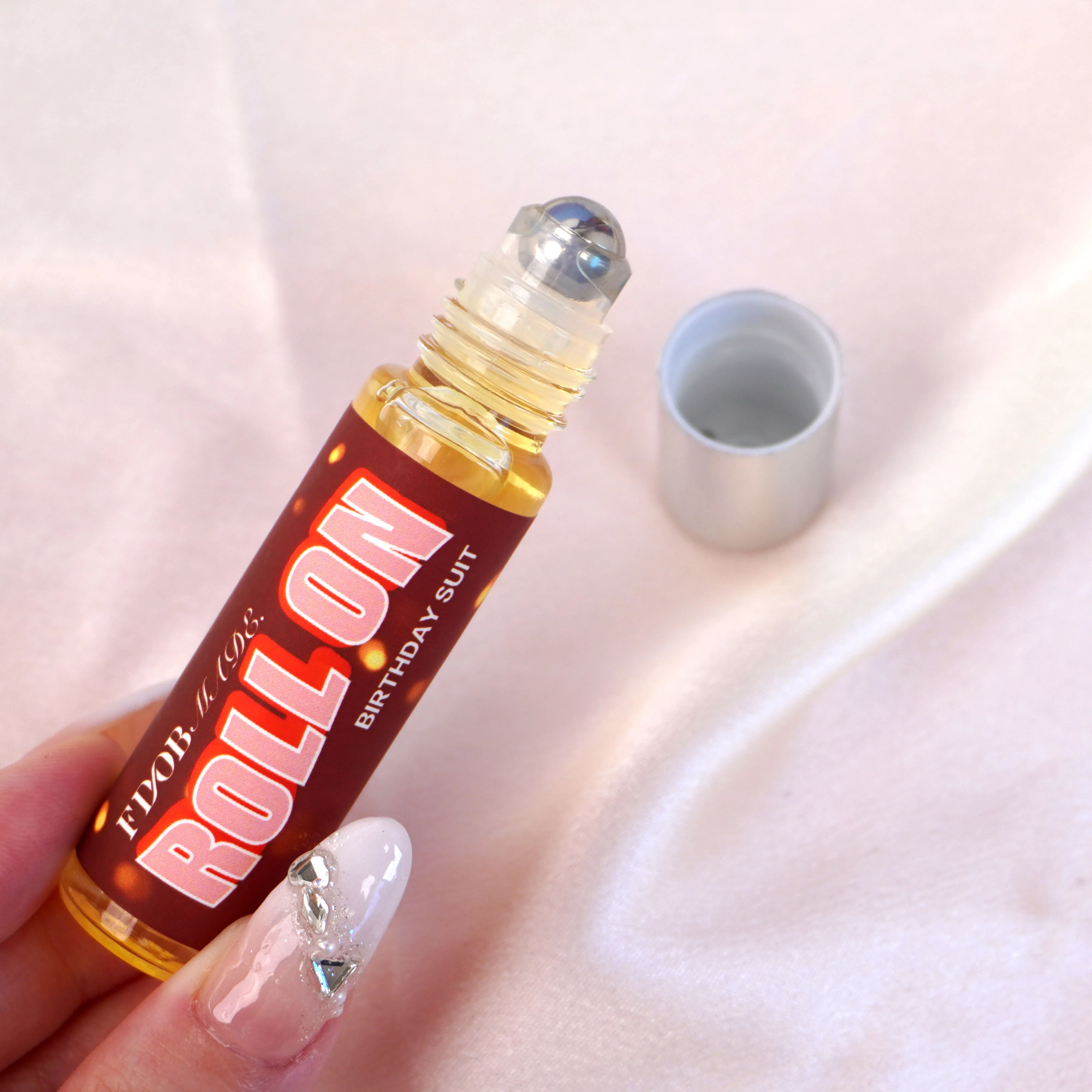 Best selling small perfume crystal birthday peach scent perfume high quality last long scent body roll on oil