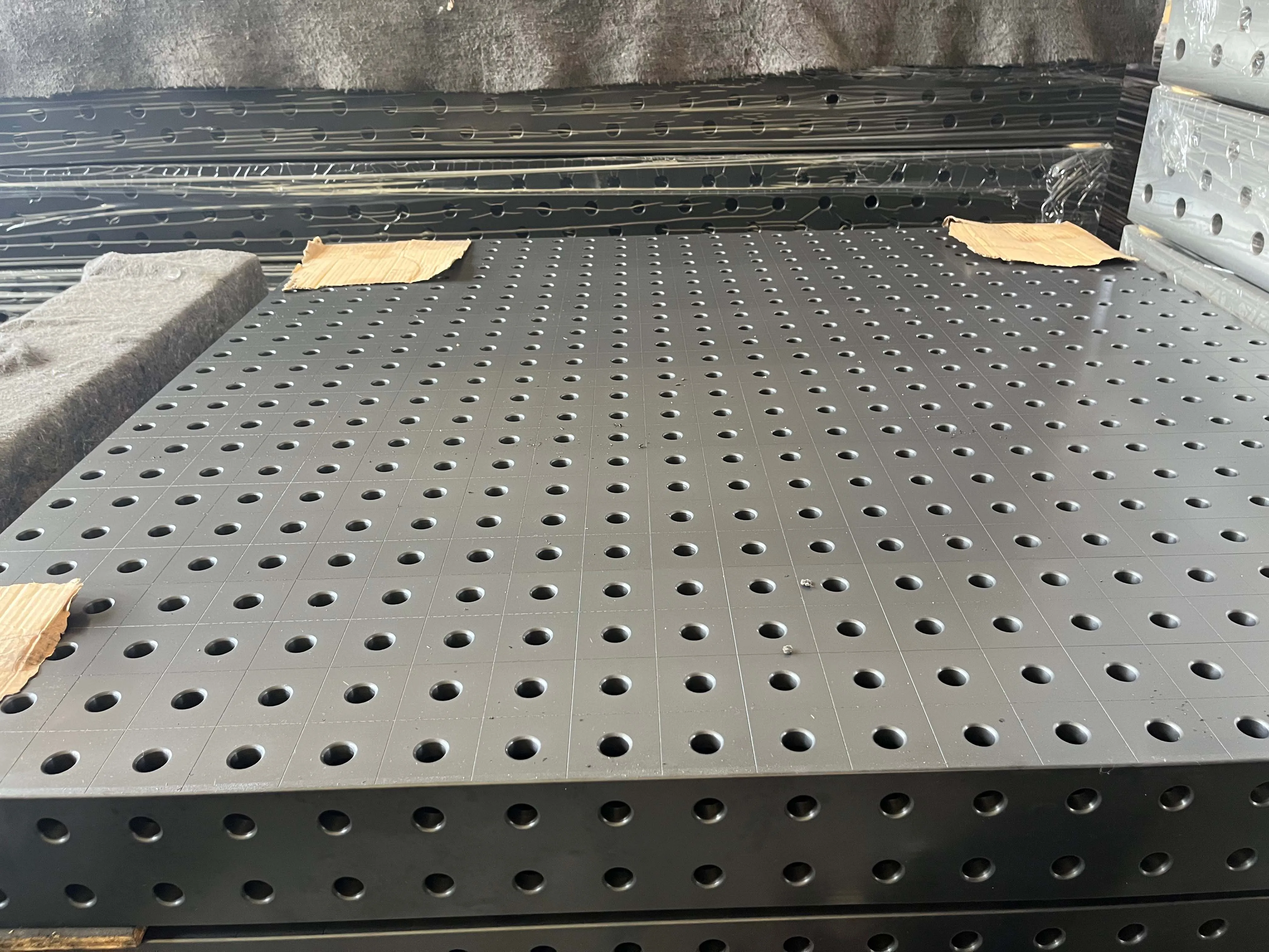 Factory produce Best sell cast iron or Q345 steel 3D welding table and Fixture table clamps with nitrided and jig system