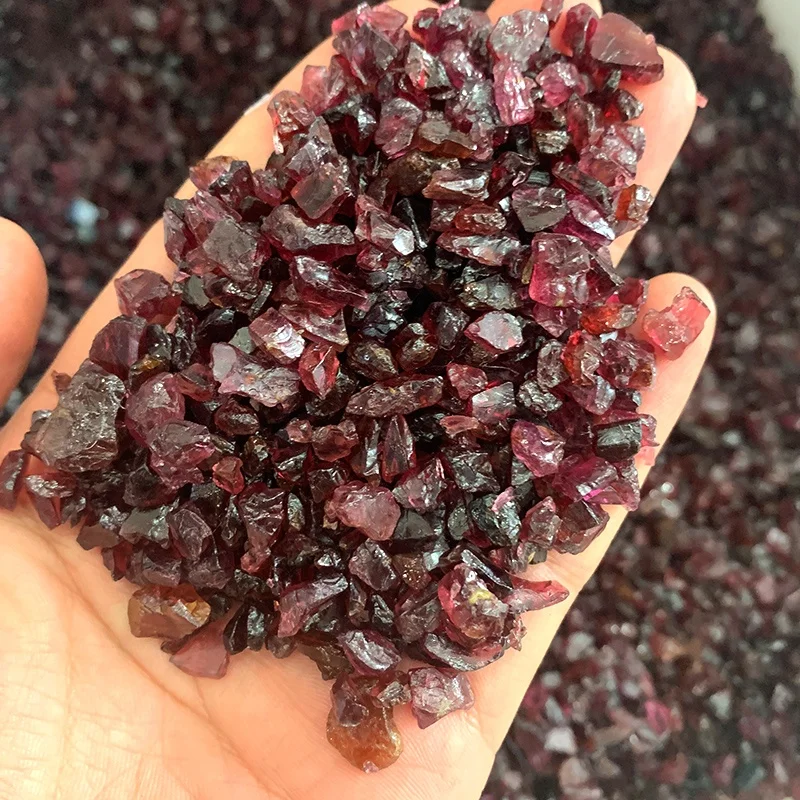 Wholesale Natural crystal rough garnet stone gravels chips garnet tumble stones for wholesale