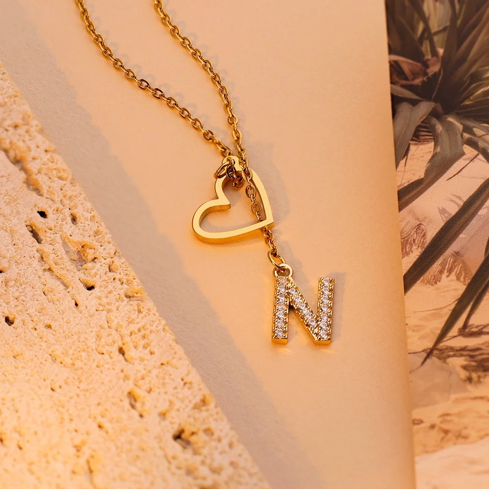 Wholesale Stainless Steel Heart Clavicle Chain New Full Diamond 26 Letter Peach Heart Necklace for Women