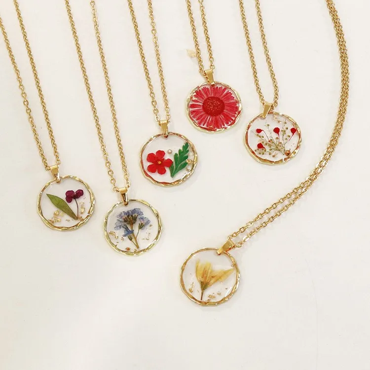 stainless steel Irregular round dried flower resin necklace true flower eternal flower retro pendant necklace factory wholesale