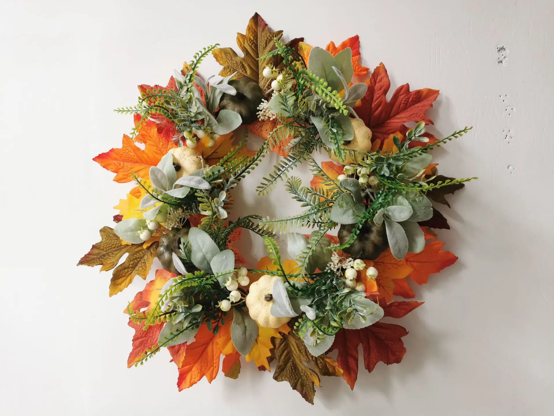 Fall Harvest Wreaths Prelit Pumpkin Garlands Maple Leaves Berry Thanksgiving Autumn Fall Wreath for Front Door Artificial Wreath