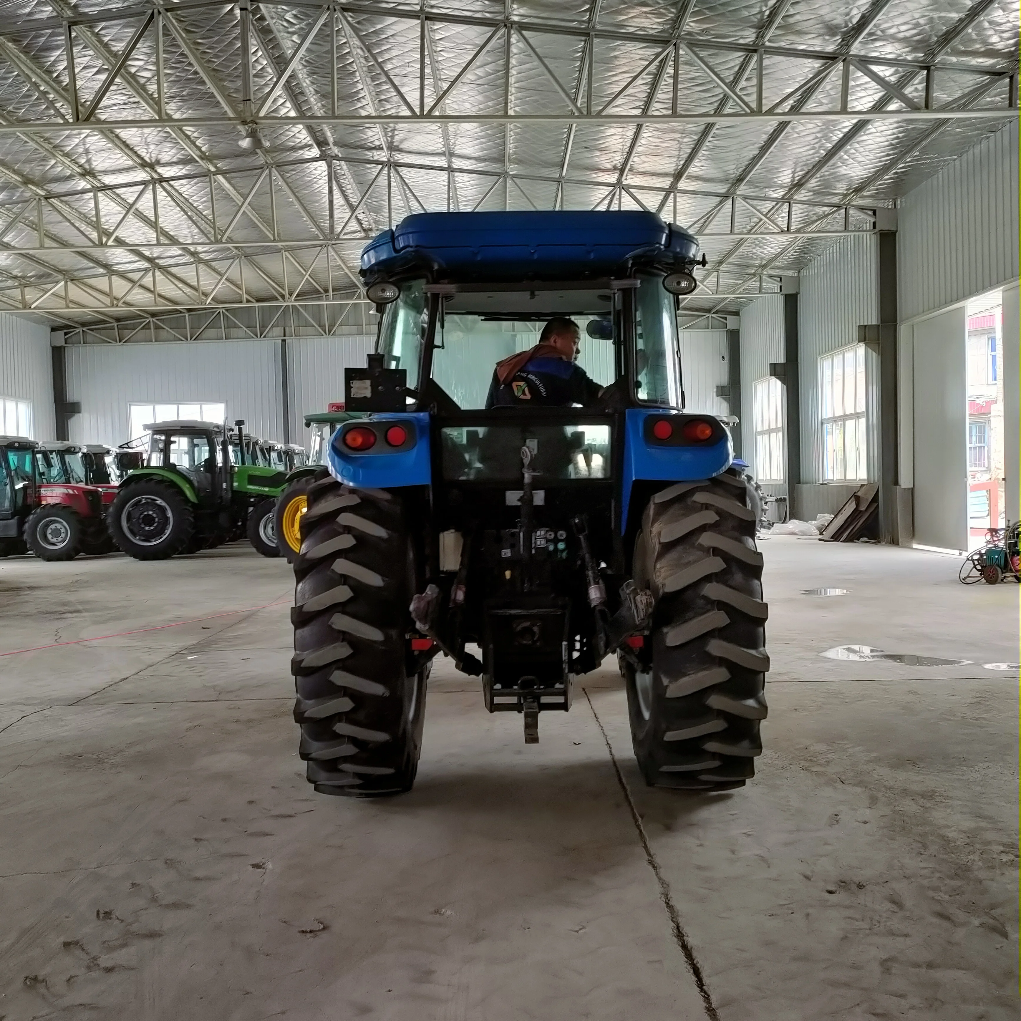 used/second hand & quality farm wheel tractors New Holland T1104 with cabin 4x4wd agricultural machinery cheap