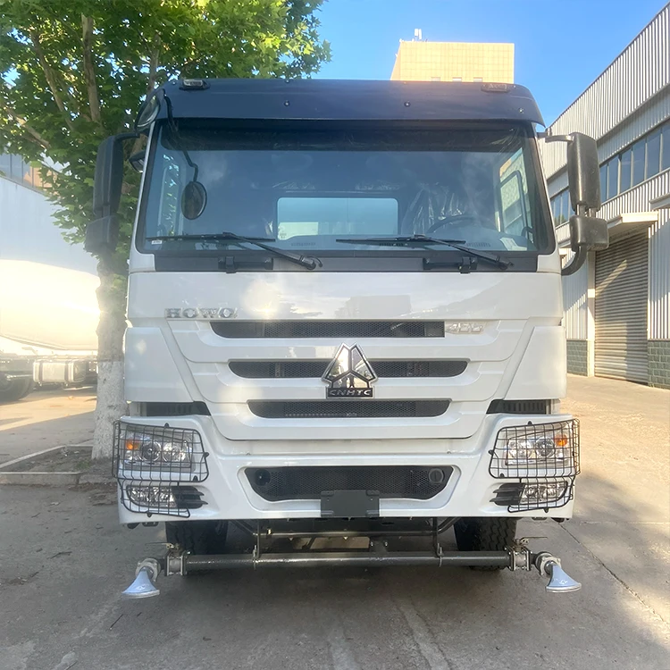 Грузовик-цистерна для воды Sinotruk HOWO 20000L 6x4 поливальная тележка распылитель