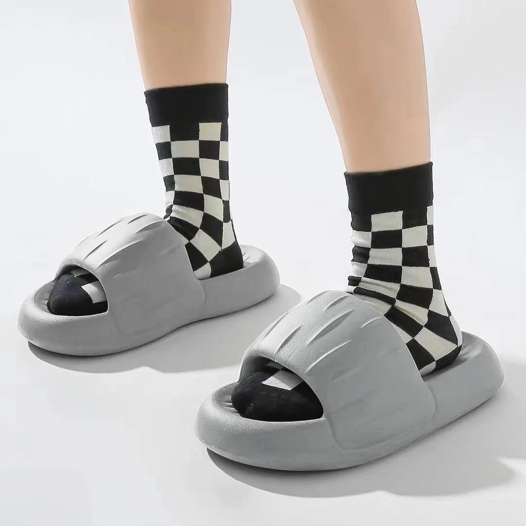 2022 bread slippers EVA rubber and plastic thick bottom casual couple men and women flat slide slippers unisex slides slippers