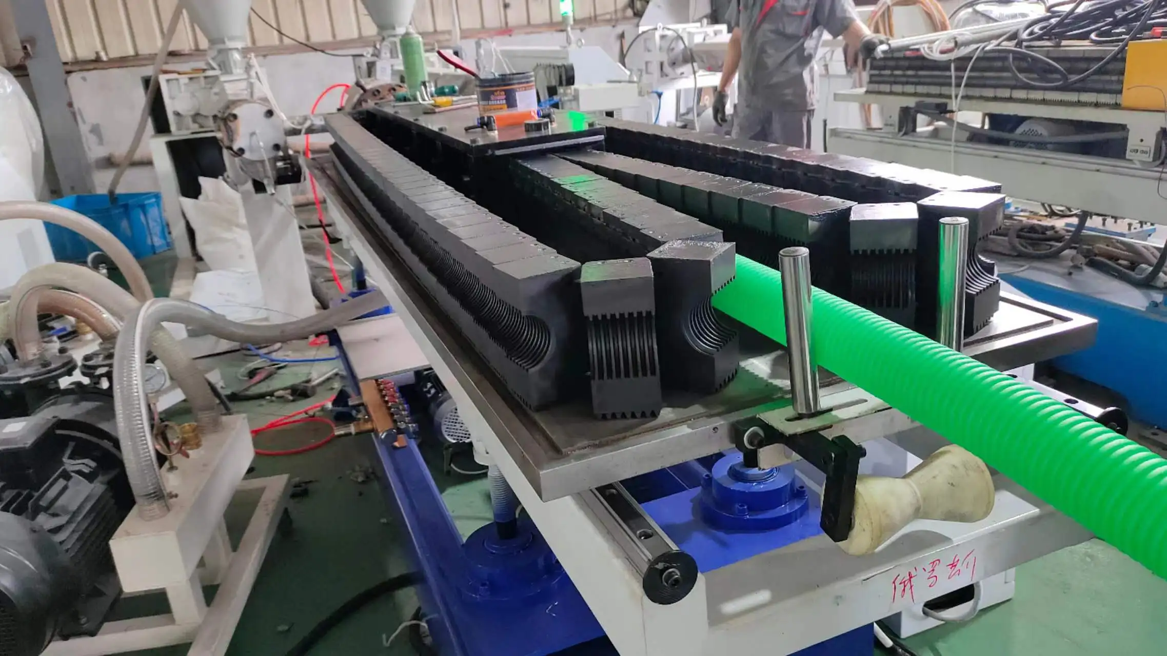 Оборудование по производствумдвухслойных гофротруб для вентиляции