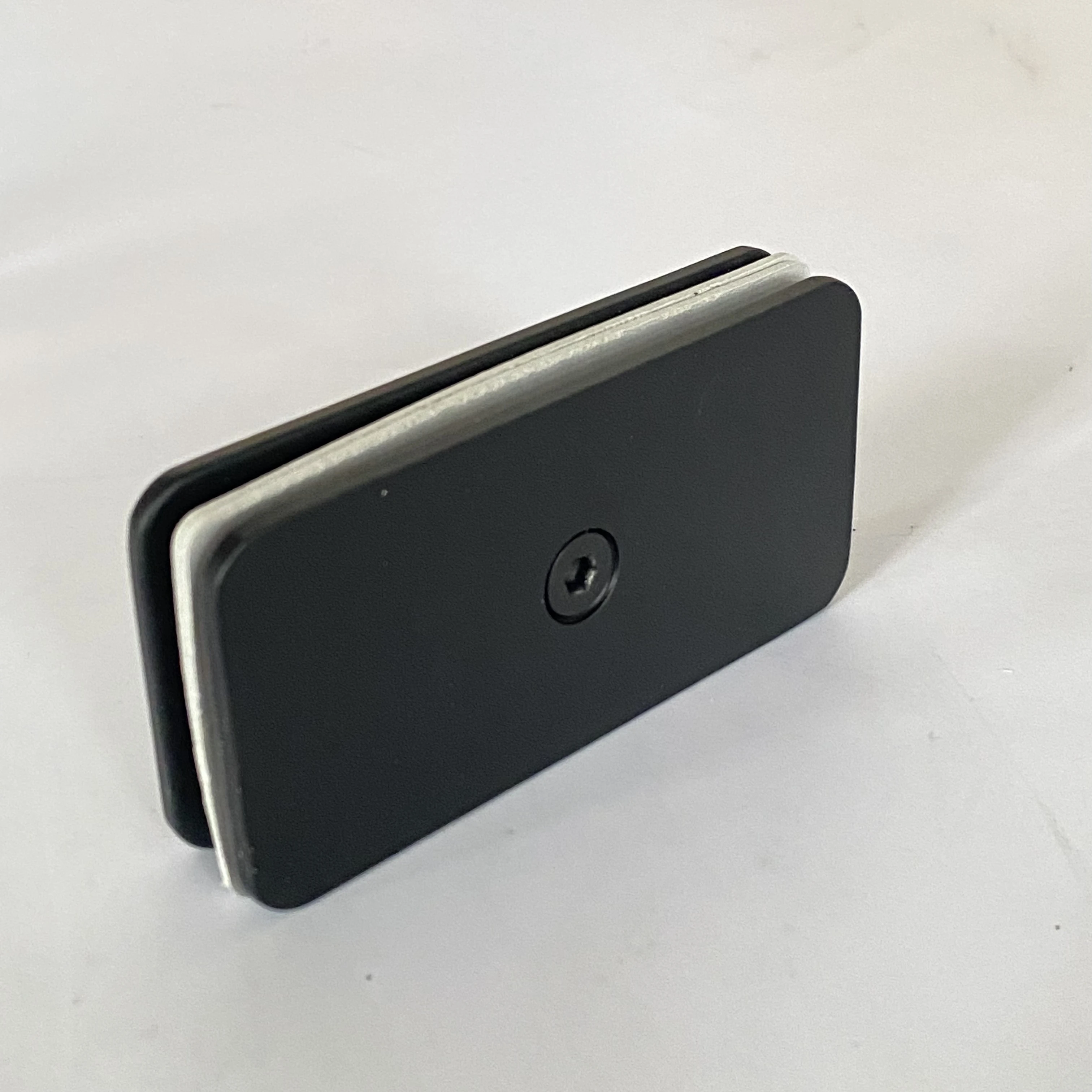 China Made Stainless Steel 304 Series 180 degrees traditional style curved edge glass to glass clamp