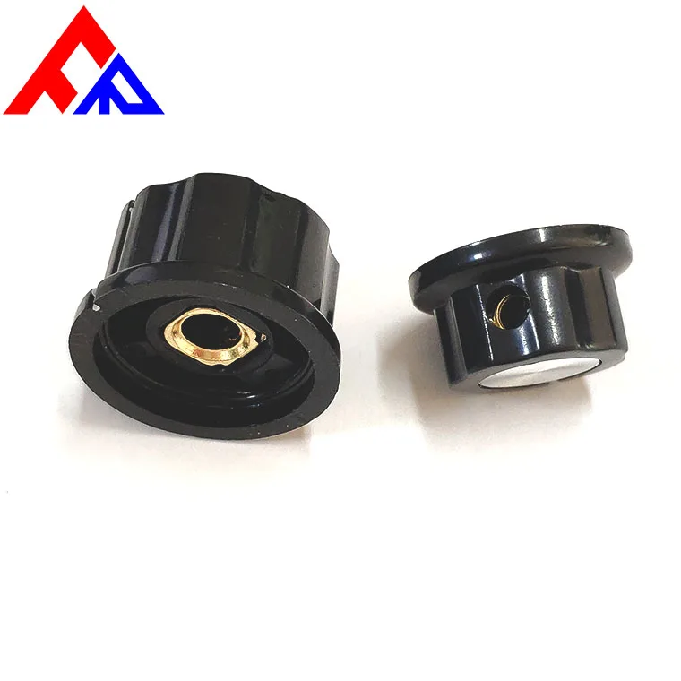 Большая рифленая черная поворотная ручка в стиле босса с серебряным верхом