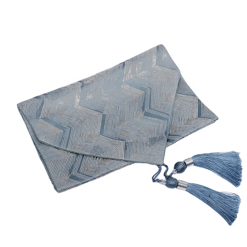 Factory sale  wave design jacquard table runner high precious handmade table flag