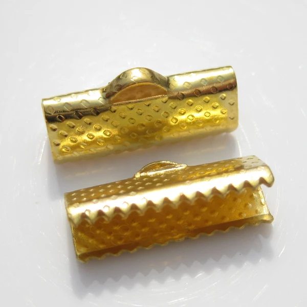 2022 Wholesale Jewelry Fittings Various sizes Gold color iron ribbon crimp tube ends clasps Beads In Gold