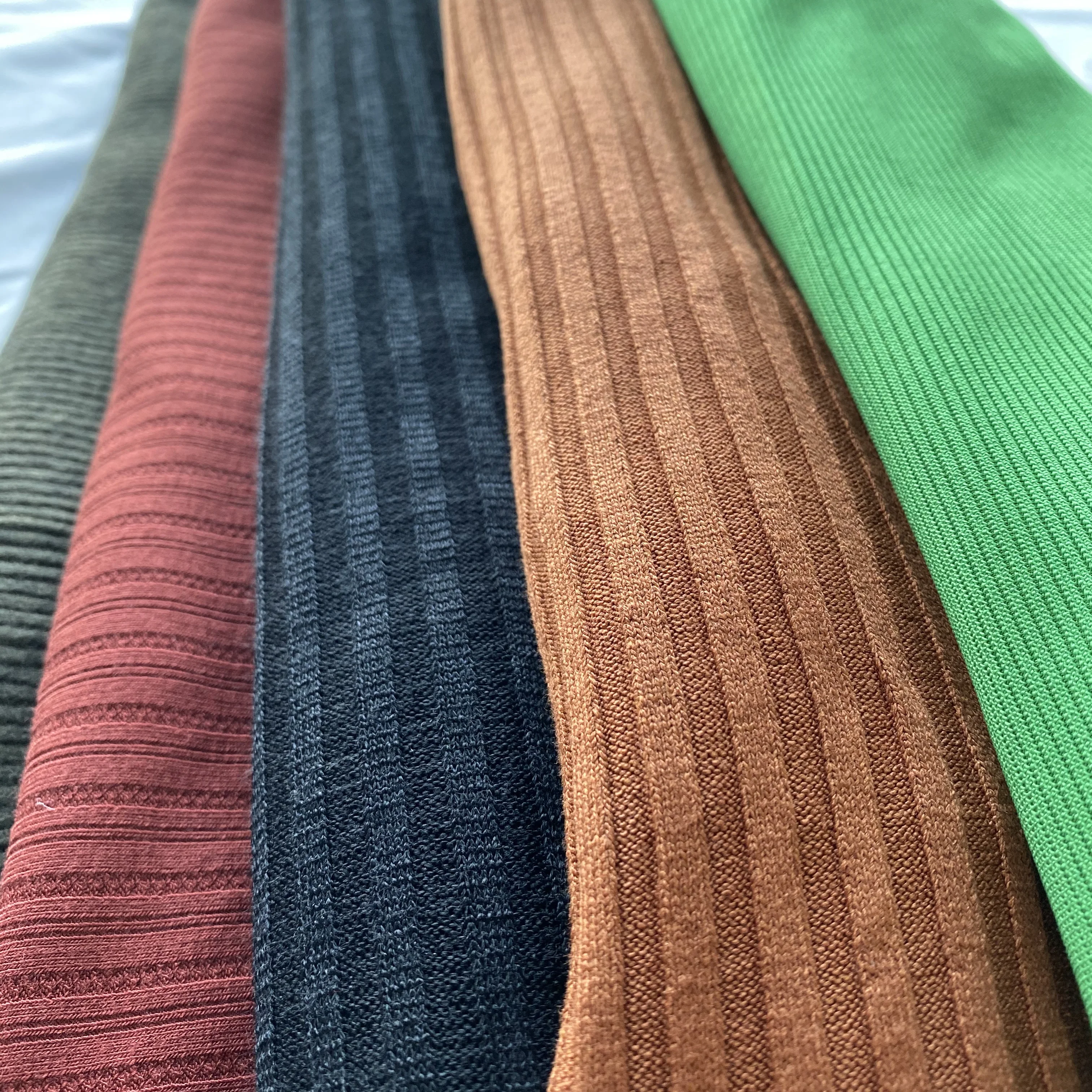 High Grade Bright Green Breathable Plain Dyed Tubular Rib Circula Polyester Cotton Interlock Knitted Fabric