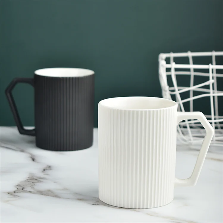 Modern Custom Black Ceramic Coffee Mug Unique Glaze Design in Custom Colors Microwave Safe Bulk Price for Tea Coffee Water Beer