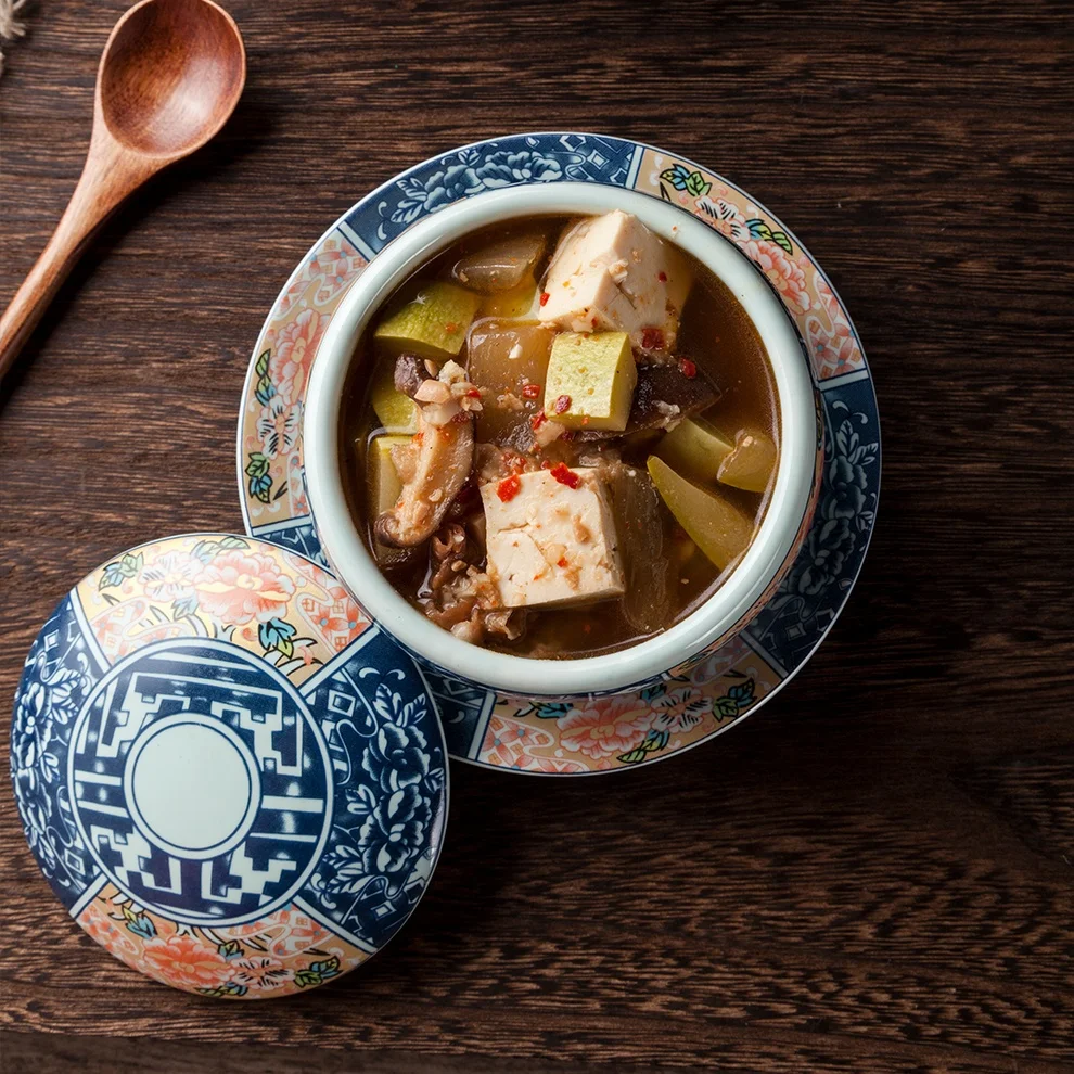  Фарфоровая китайская суповая чаша с крышкой и
