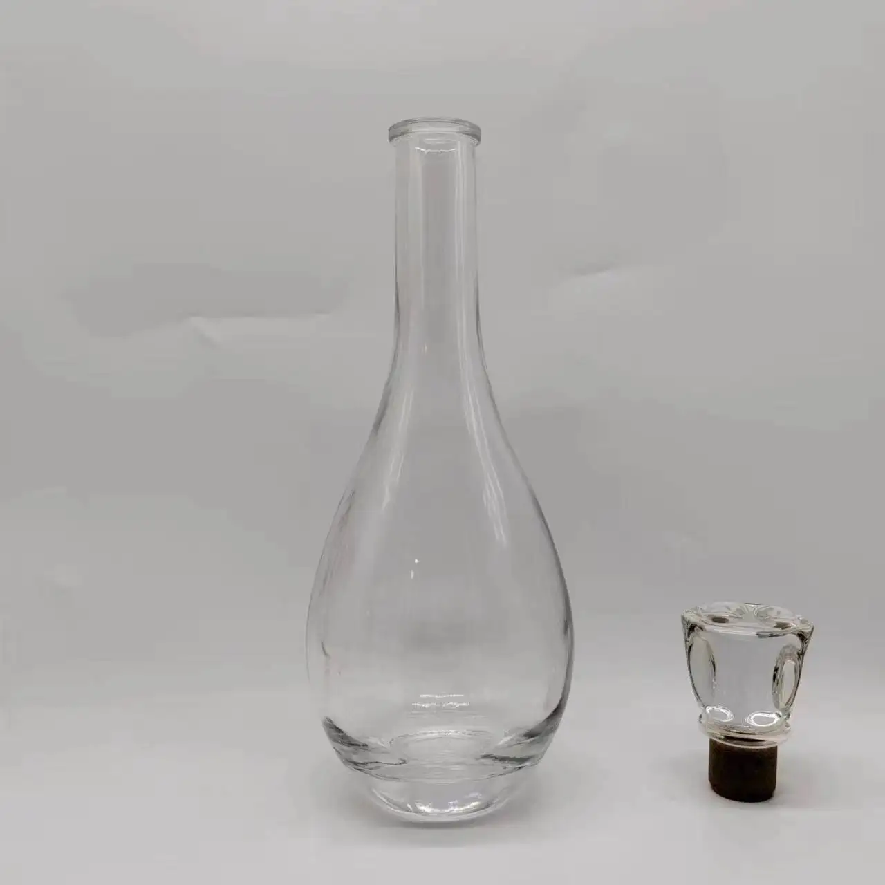 New Design 750ml Flat Shape Glass Bottle Beer Belly Style with Cork Seal for Cachaca Mezcal Tequila Wine Water Whiskey