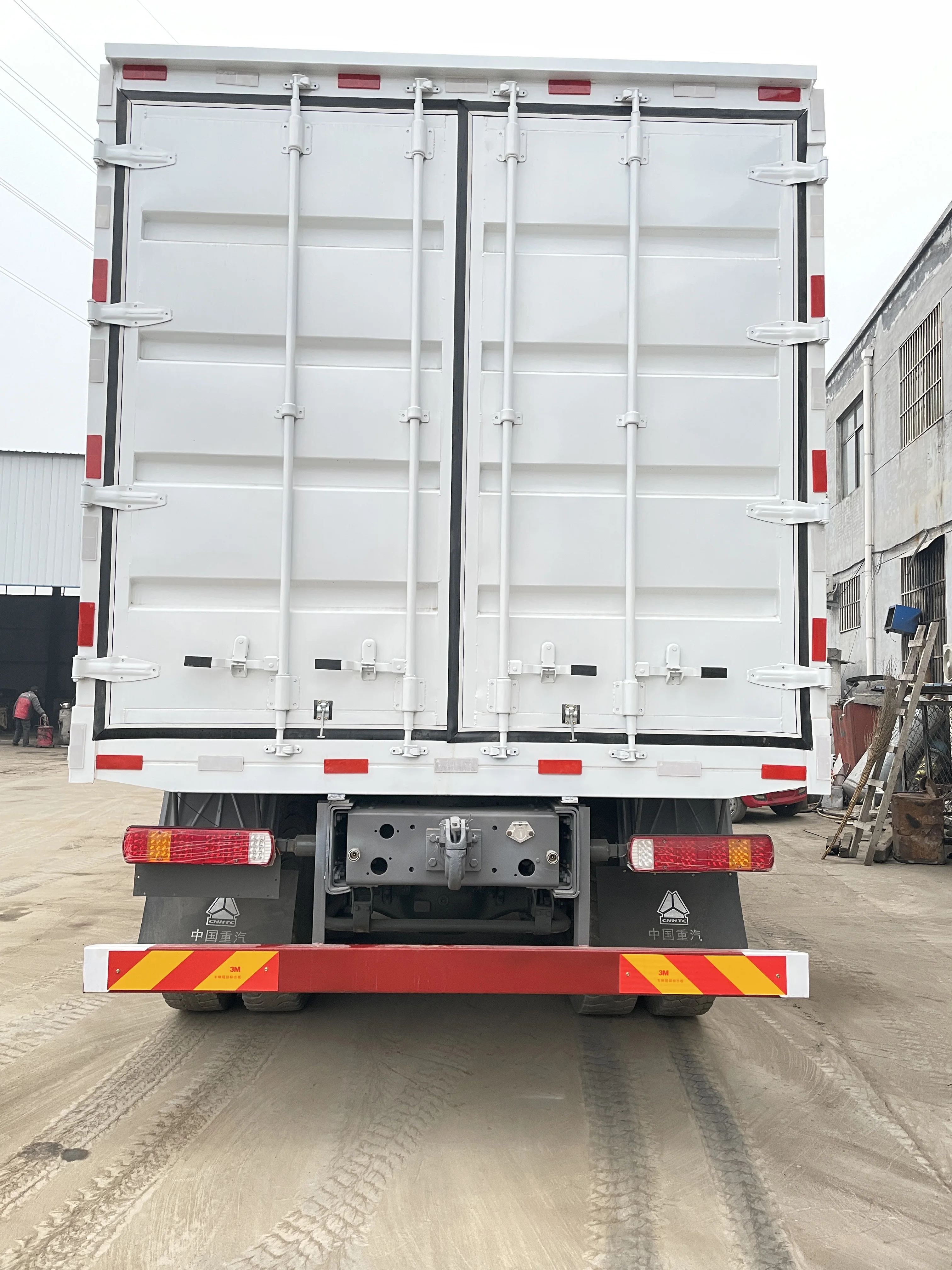 Грузовик Sinotruk Howo 12 колес 6x4 8x4 371