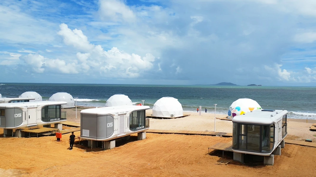 2026 tiny mini small modern waterproof foldable modular portable container houses prefabricated homes