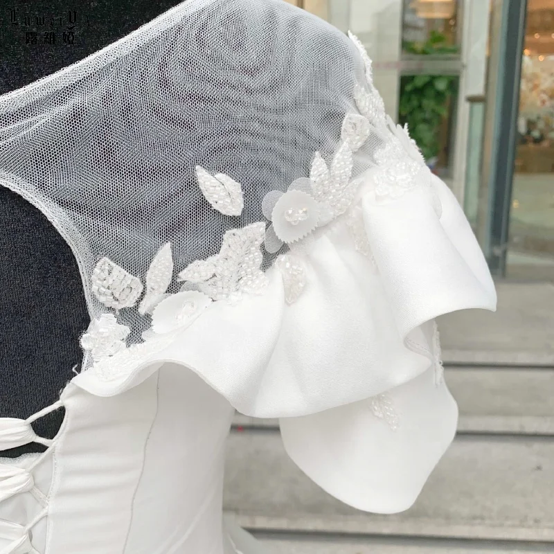 Luxury Wedding Dress Bridal Gown Embroidery Long Tail Satin Wedding Dress For Women Ruffle Short Sleeve Princess Wedding Dress