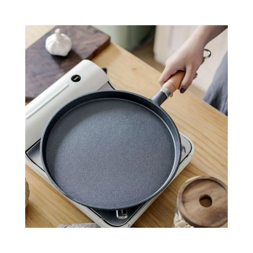 Wooden Handle 26/20cm Thickened Cast Iron Flat Pancake Household Non-Stick Skillet Pancake Hand Pancake Frying Pan