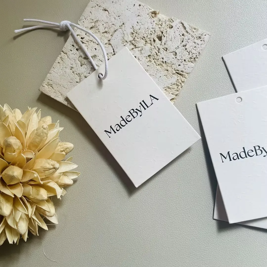 Hot Sales Custom Printed Logo Luxury Hanging Labels Logo Price Tags Clothing hang tag