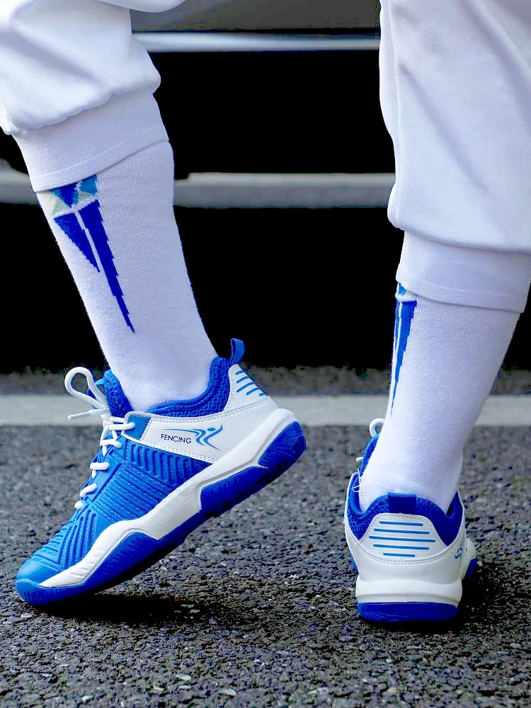 Fencing odorless sports shoes are wear-resistant and breathable