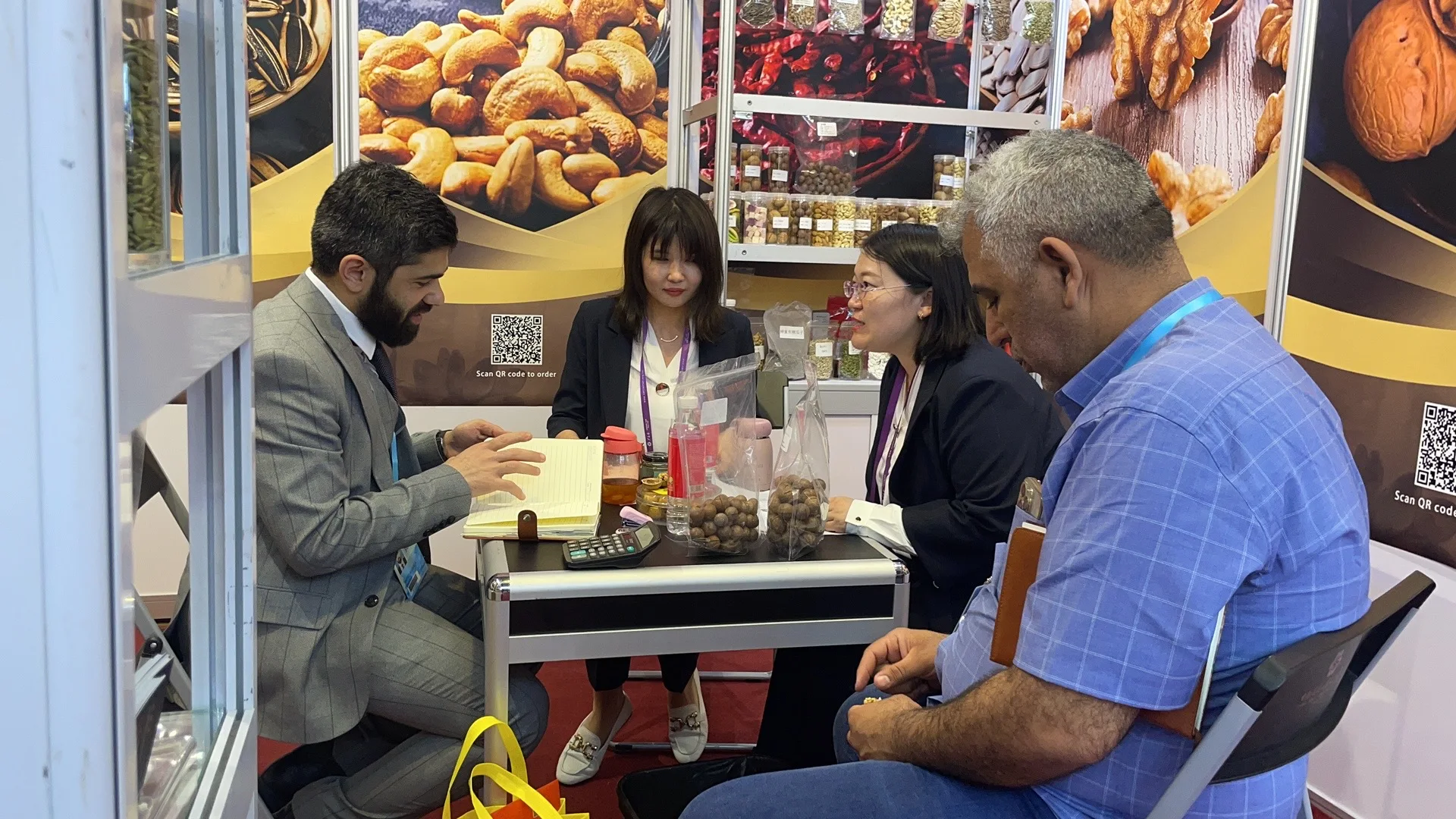 Wholesale hot sale high quality  delicious refined  Snow White Shine Skin Pumpkin kernels