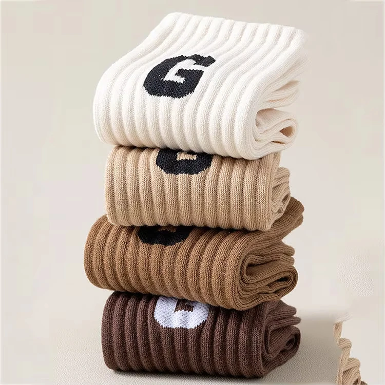 Custom Logo High Quality Winter Crew Jacquard New Letter Cute Breathable Athletic Socks Women Striped Sports Socks