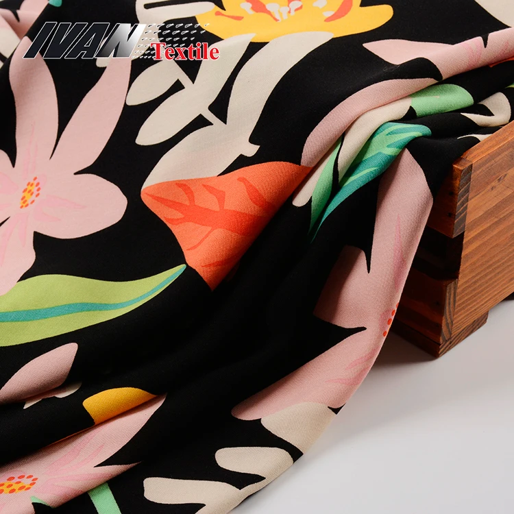 Colorful Shiny Soft Printed Lightweight Wholesale Floral Woven 100 Rayon Fabric for Dress