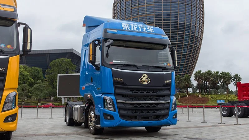 380hp 4x2 China Dongfeng Chenglong H7 Diesel Tractor Truck Euro5 6 wheel Heavy Truck