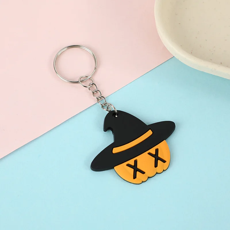 PVC Keyrings Manufacturers Wholesale Retractable Keychain Custom 3D Pvc Bat Pendant Silicone Ring Key Pumpkin for Halloween