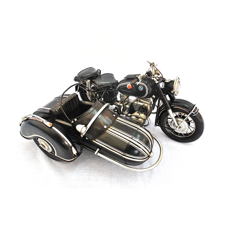 R60-2 GENDARMERIE W/ SIDECAR 1960 METAL MODEL 1:8 SCALE