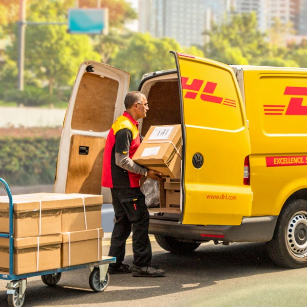 Shenzhen freight forwarding DHL UPS FEDEX express Air and sea DDP to all countries in the world to send to the door