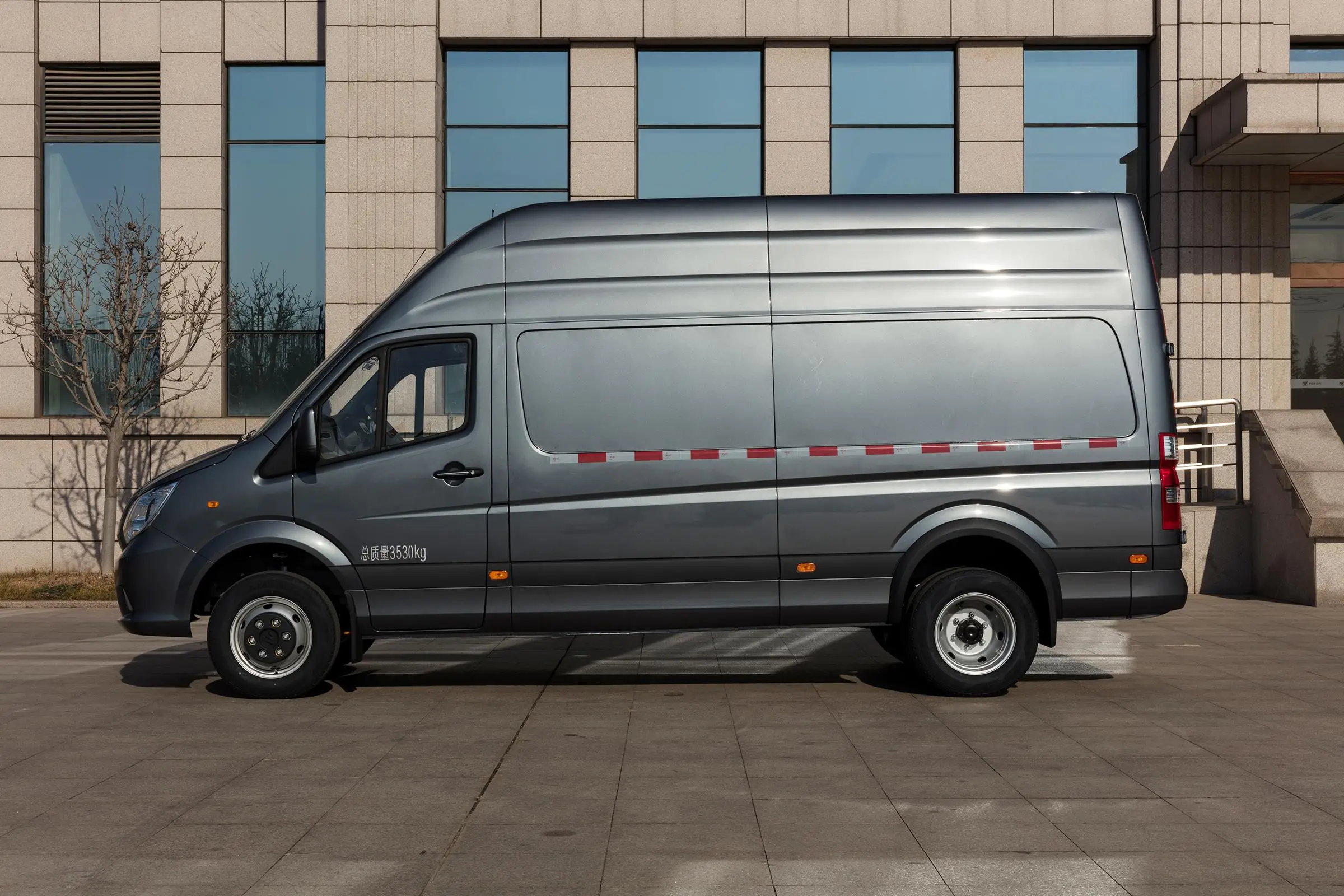 Luxurious High Roof Diesel Foton Trucks 7 Seats Mini Van Minibus Van China New Mini Delivery Van
