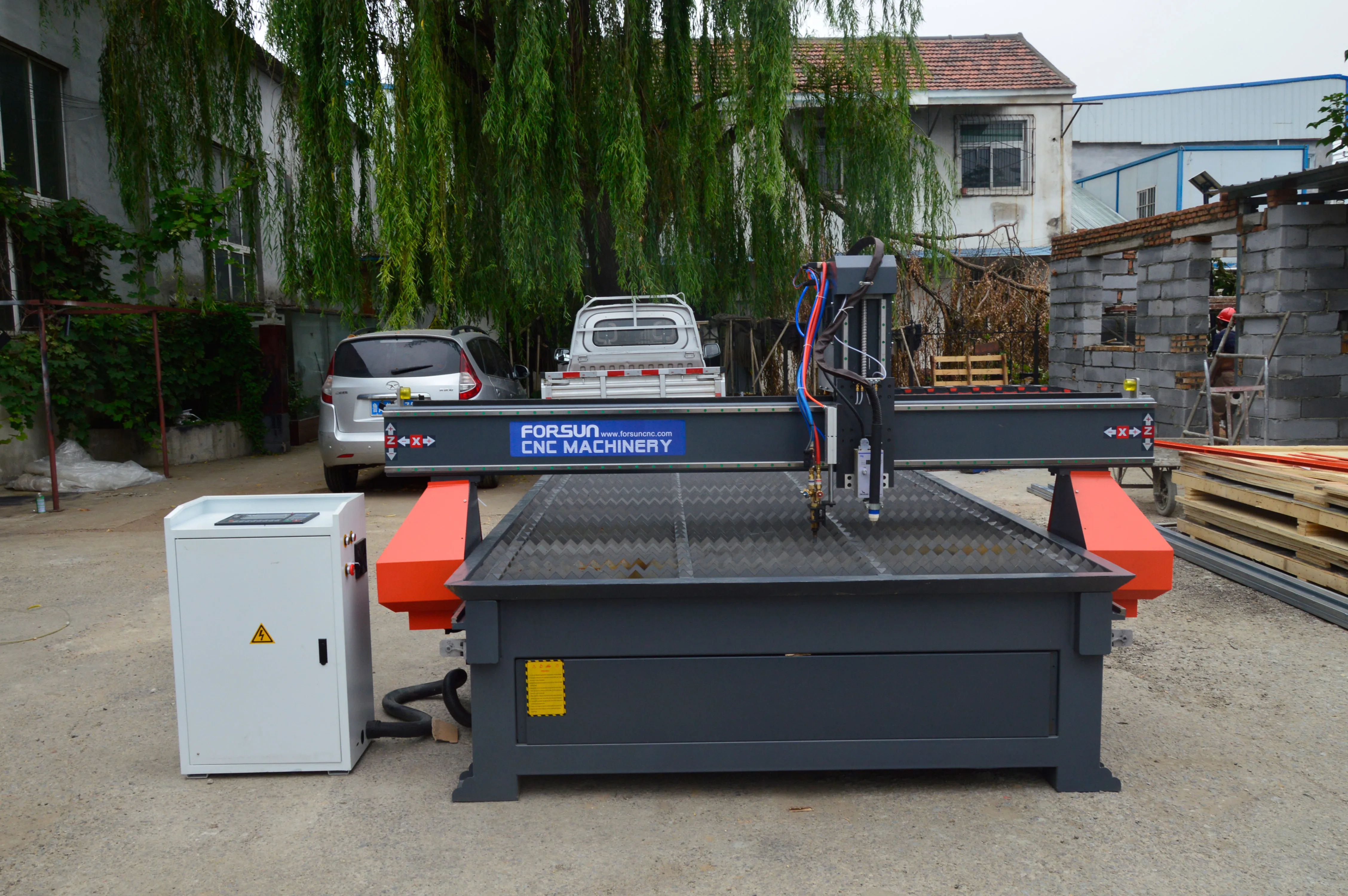 Hot sale! Square tube CNC HD 4x4 ft plasma table economical CNC Plasma Cutting Machine for steel plasma cutting with nitrogen