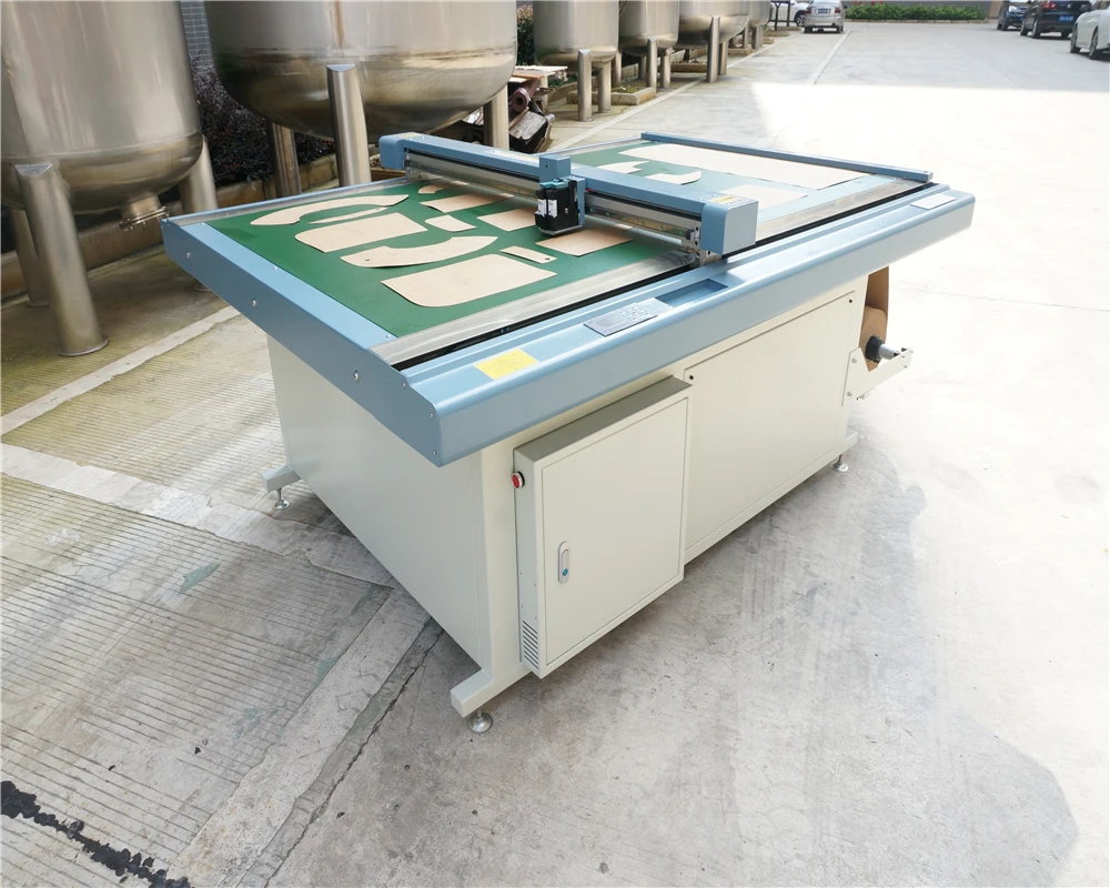 Multifunctional Tungsten Blade Non Laser Cutting Plotter 1200mm To 1800mm Vinyl Stickers And Wool Felt