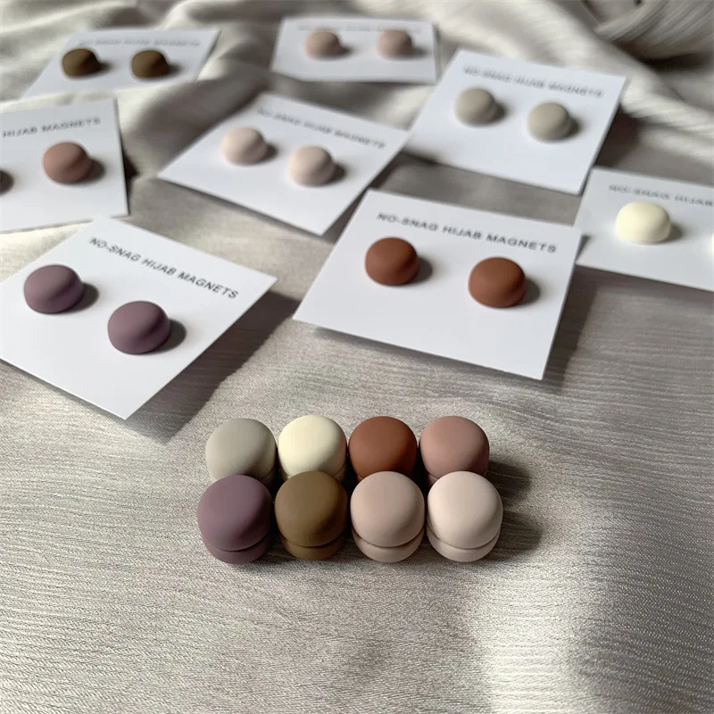 The new Malaysian Macaron round scarf clasp strong magnet Lady gauze scarf accessory shawl cuff link