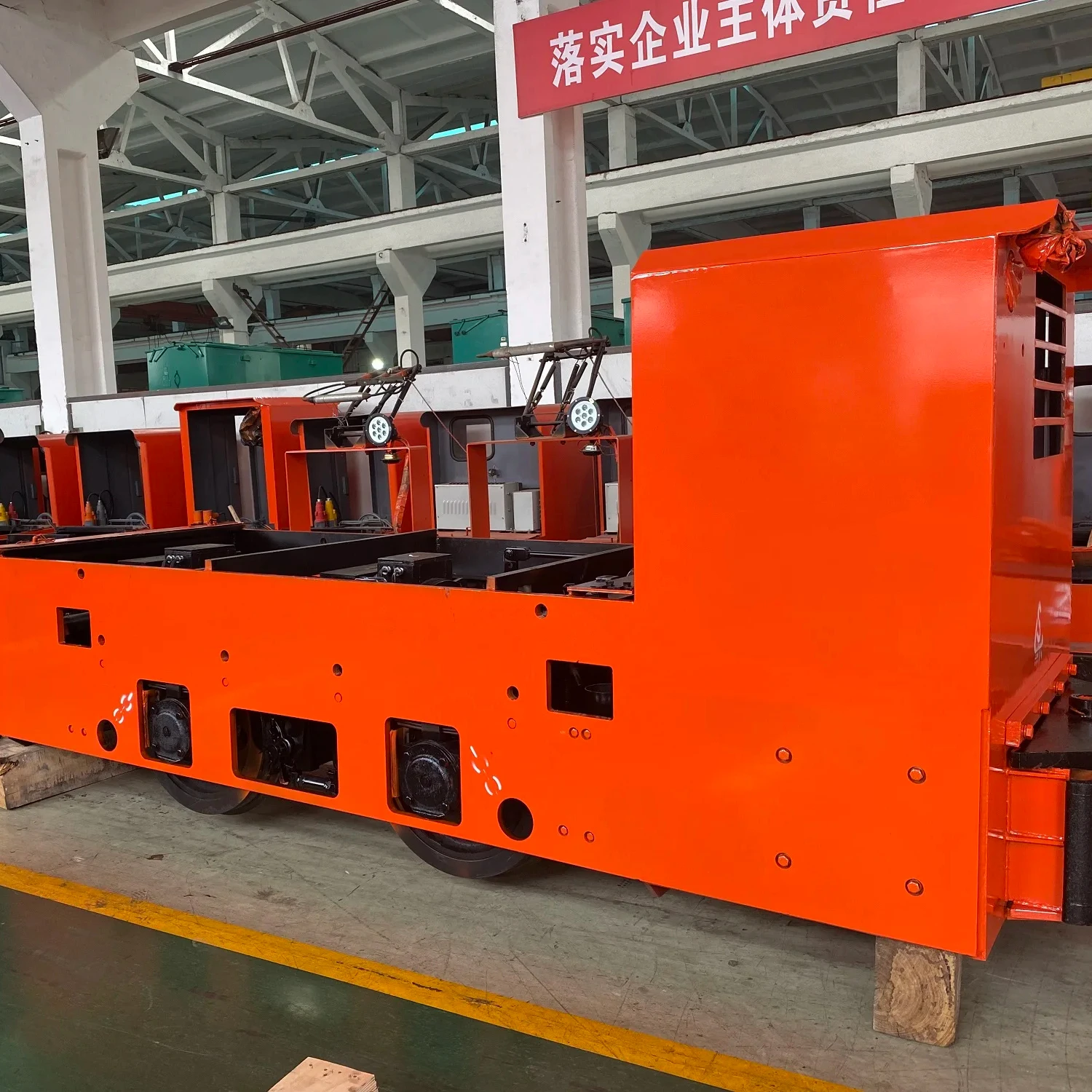 Factory Hot Sale 12 Ton Mining Lead-acid Battery Locomotive, Underground Tunnel Tractor