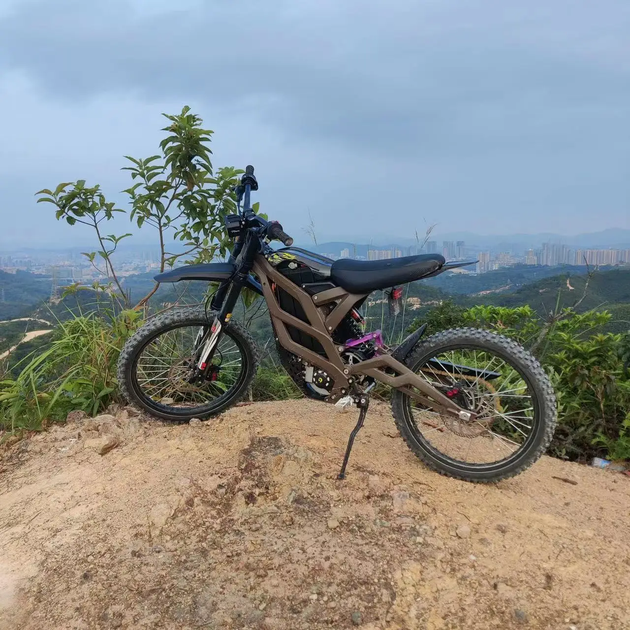 RisunMotor Mid-drive 72V 8000W Electric Motorcycle Style Super Mountain eBike FC-2 Bomber Electric Bicycle