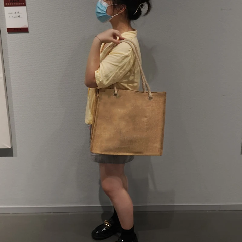 2024 Trendy Fashion Handbag Wholesale Hemp Shopping Grocery Promotional Jute Bag Korean Tote Burlap Gift Bags for Adults