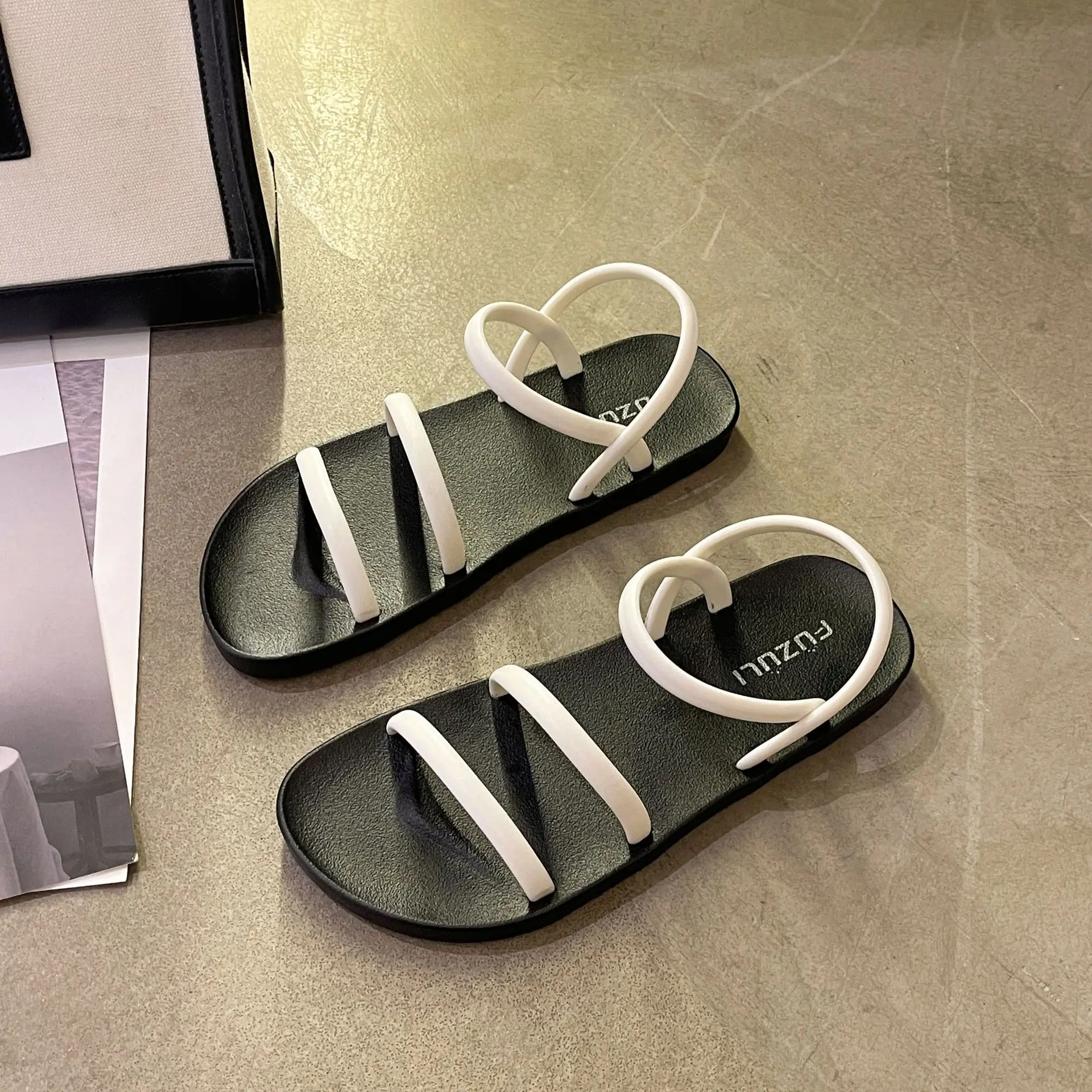 Top selling trendy flat sandals women lady simple design ladies fancy flat sandal