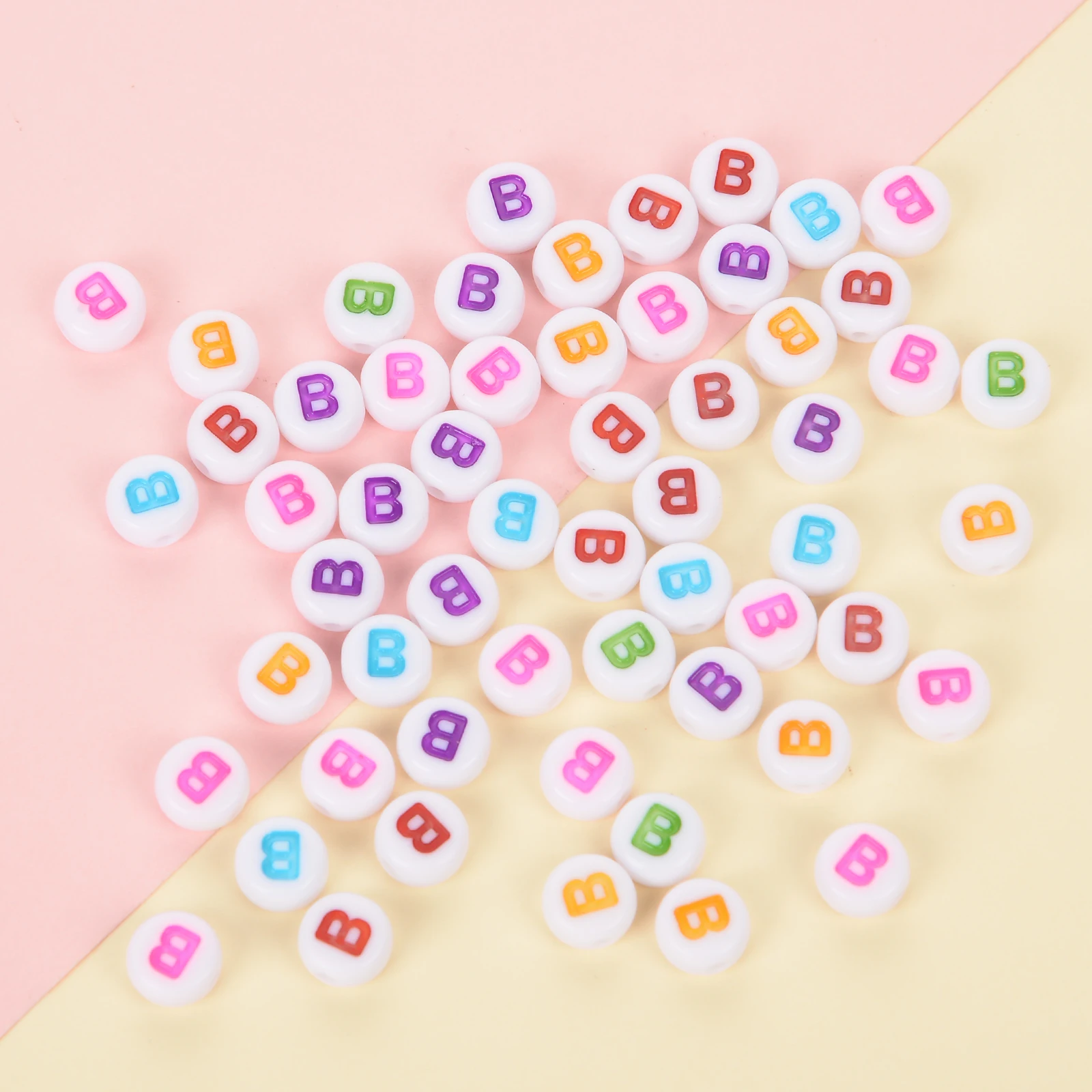 100Pcs/lot White Base Colorful Acrylic Letter Beads Flat Round Loose Beads For Jewelry Making DIY Charm Bracelets Accessories