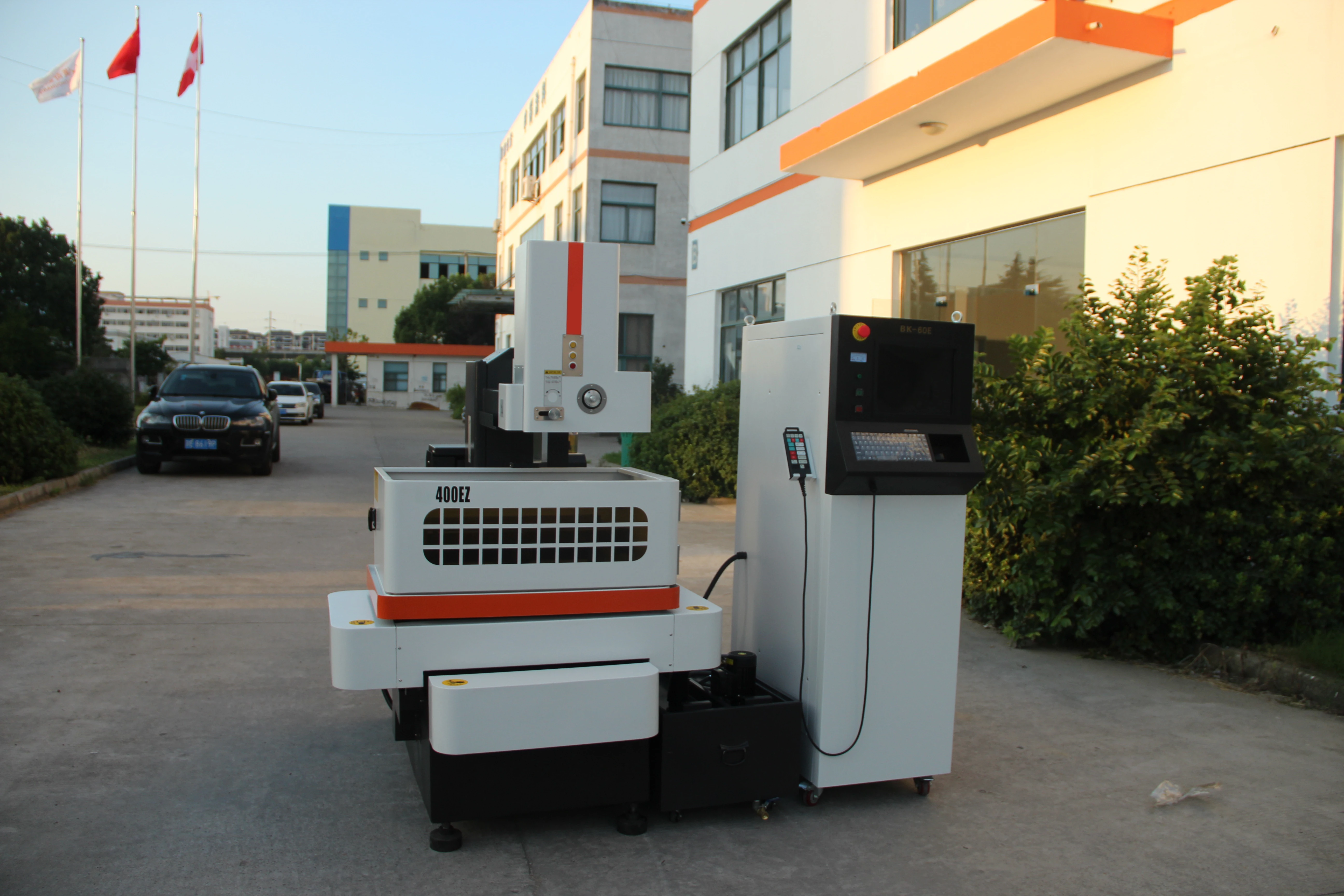 CNC AC Servo Medium Wire Cutting Machine 400EZ wire straightening and cutting  wire cut edm machine