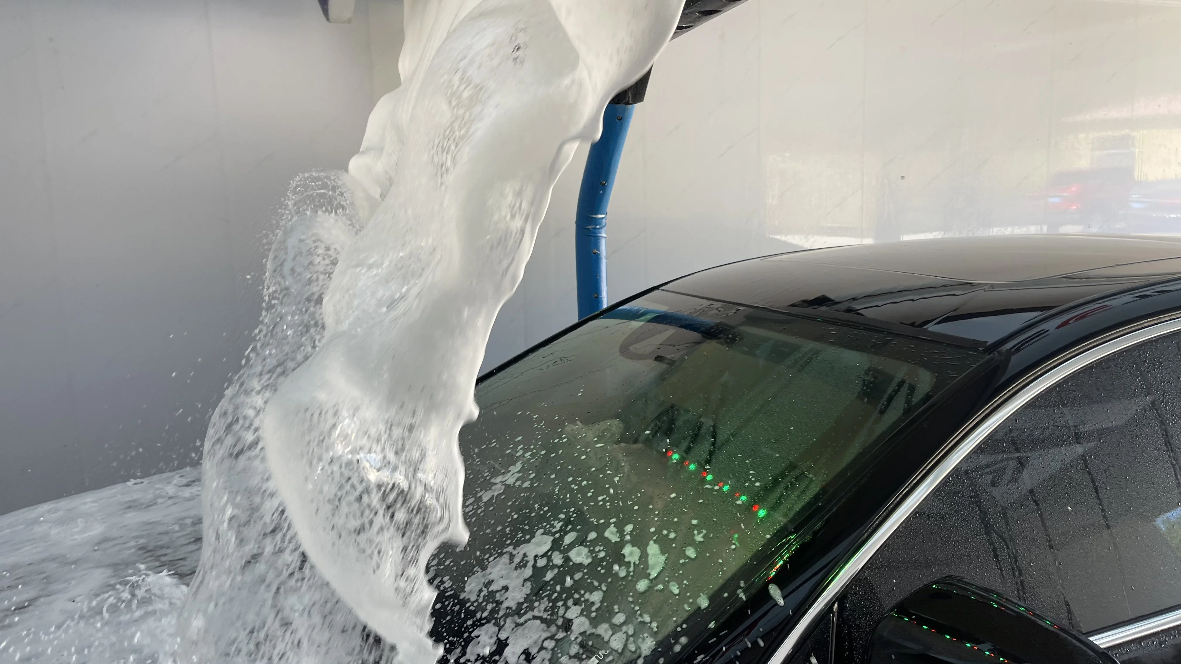 Best quality automatic car washing machines price for sale/ touchless car wash machine system for luxury car