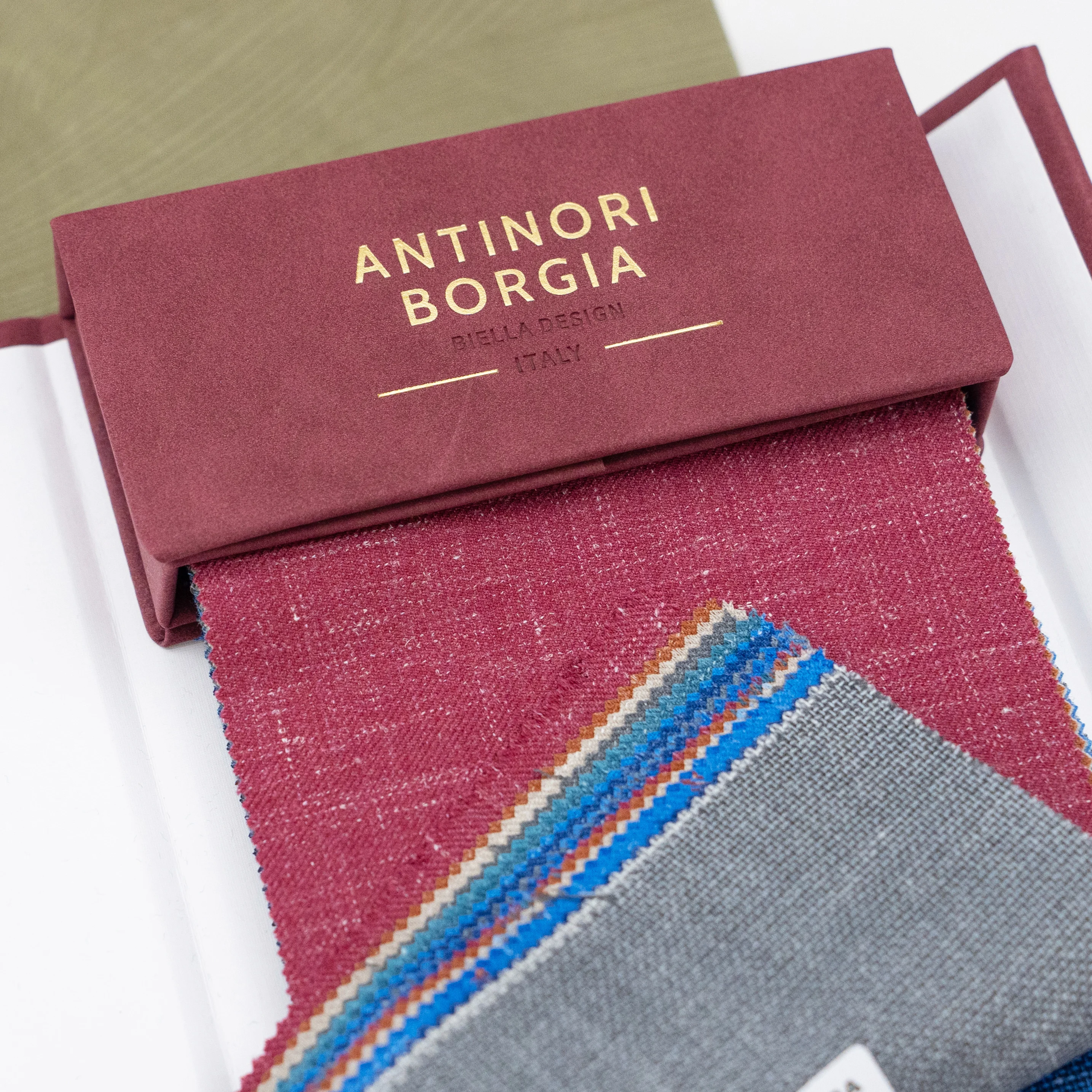 Hot Sale Wool Silk Linen Blend Fabric Worsted Merino Luxury Italian Design Suiting Fabric for Men Suits